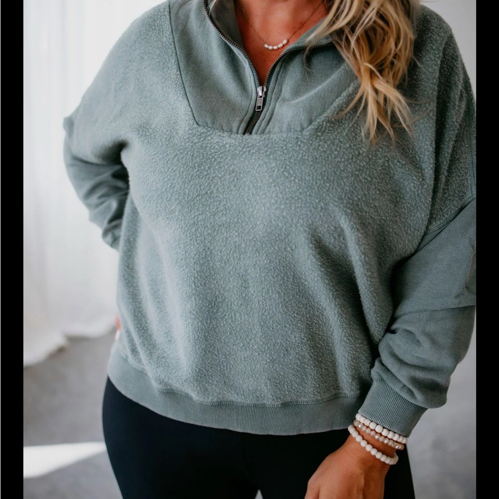 Women’s Half Zip Pullover